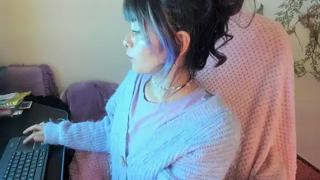 Snapshot of Sammysammy_ chatting on 10-10-25, 04:46 Sammysammy online show from 10-10-25, 04:46