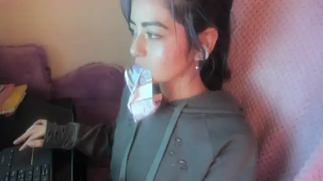 Sammysammy  online show from 04-21-26, 07:26