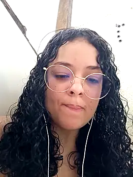 Snapshot of NinaSweet2 chatting on 03-11-25, 07:25 NinaSweet2 online show from 03-11-25, 07:25