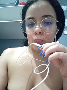 Snapshot of NinaSweet2 chatting on 03-01-25, 05:42 NinaSweet2 online show from 03-01-25, 05:42