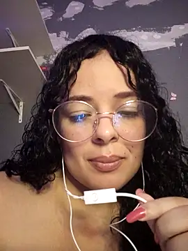 Snapshot of NinaSweet2 chatting on 02-20-25, 03:56 NinaSweet2 online show from 02-20-25, 03:56