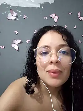 Snapshot of NinaSweet2 chatting on 03-08-25, 04:01 NinaSweet2 online show from 03-08-25, 04:01