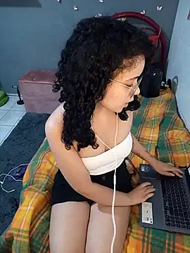 Snapshot of NinaSweet2 chatting on 10-09-25, 03:29 NinaSweet2 online show from 10-09-25, 03:29