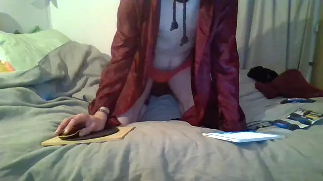 Snapshot of OllieMac chatting on 03-10-25, 01:45 OllieMac online show from 03-10-25, 01:45