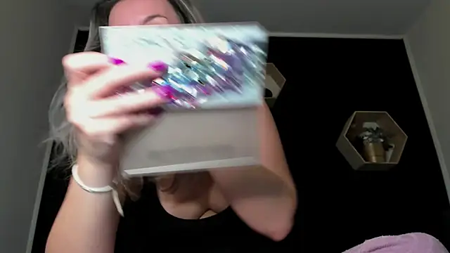 Alesys69 online show from 10-19-25, 09:17