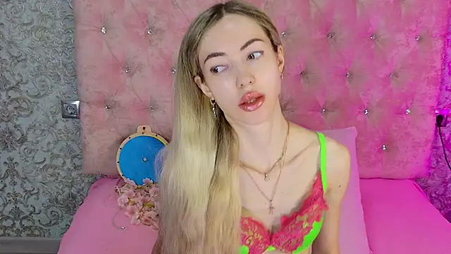 Akilla Queen online show from 06-28-26, 01:56