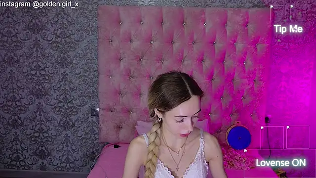Akilla Queen online show from 05-18-26, 01:50