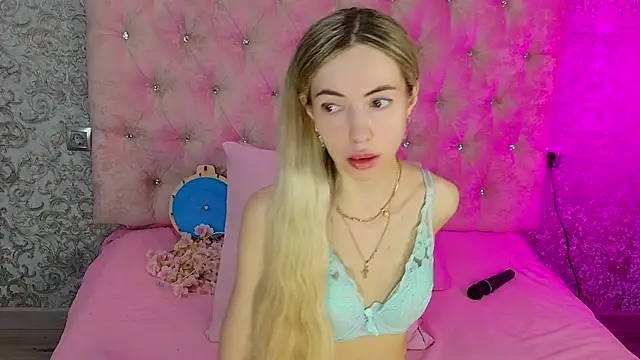 Akilla Queen online show from 06-30-26, 02:00