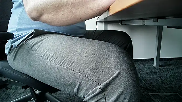 69bezfleku online show from 10-01-25, 06:29