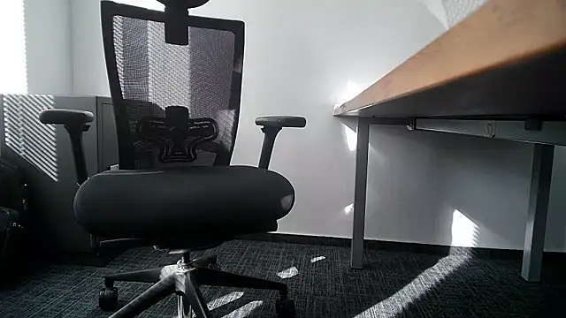 69bezfleku online show from 06-15-26, 06:51