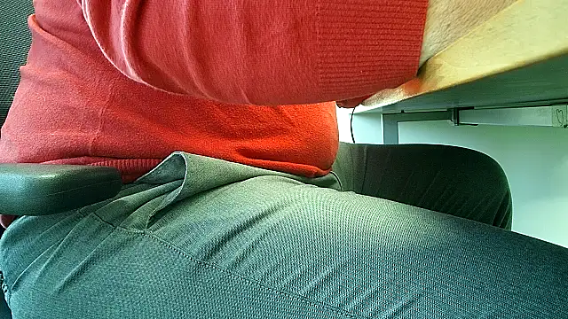 69bezfleku online show from 12-19-25, 11:23