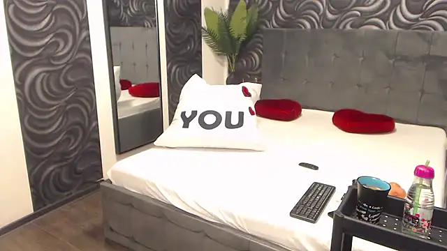 charrlote love online show from 01-25-25, 03:41