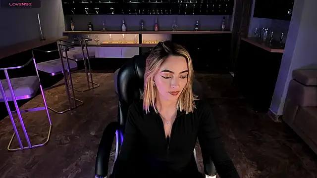 MelissaMoore  online show from 12-17-25, 02:38