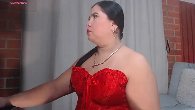 AGATHAA WHITE online show from 03-25-26, 10:25