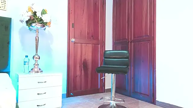 AGATHAA WHITE online show from 11-10-25, 11:59