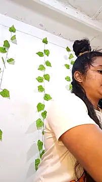 Snapshot of shayna_all chatting on 10-27-25, 06:20 shayna all online show from 10-27-25, 06:20