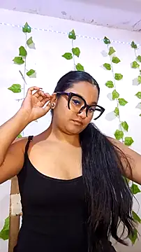 Snapshot of shayna_all chatting on 12-17-25, 01:32 shayna all online show from 12-17-25, 01:32