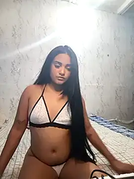 Snapshot of shayna_all chatting on 03-06-25, 02:19 shayna all online show from 03-06-25, 02:19