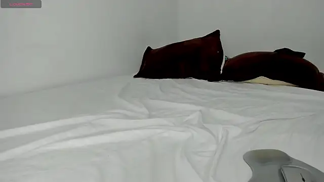 Dephne   online show from 11-21-25, 01:04