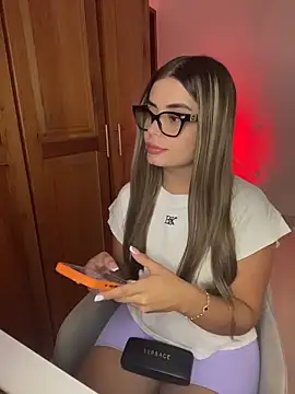 Miss valeriaa online show from 04-06-26, 11:06