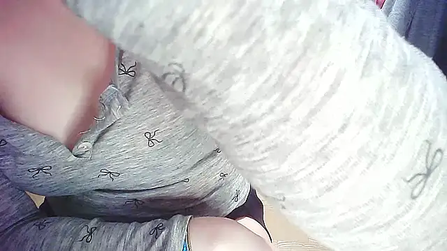 Snapshot of cindy01113520 chatting on 03-12-25, 06:32 cindy01113520 online show from 03-12-25, 06:32