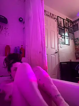 BlaizeyBBy online show from 10-21-25, 03:00