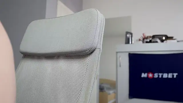 foxeslovefoxes online show from 12-29-24, 12:12