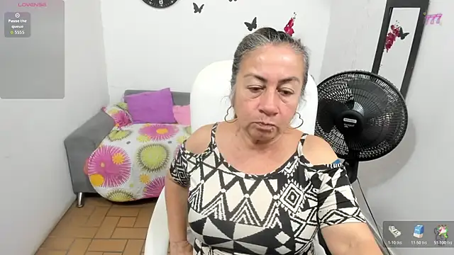 Snapshot of stepmother_105 chatting on 06-17-26, 05:45 stepmother 105 online show from 06-17-26, 05:45