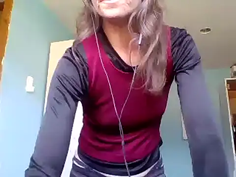 Snapshot of SexyRach75 chatting on 07-13-26, 03:00 SexyRach75 online show from 07-13-26, 03:00