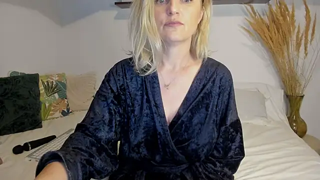 Jadore able online show from 04-17-26, 02:36