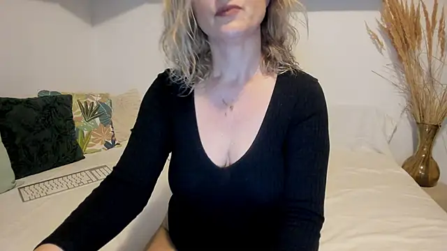 Jadore able online show from 12-23-25, 02:55