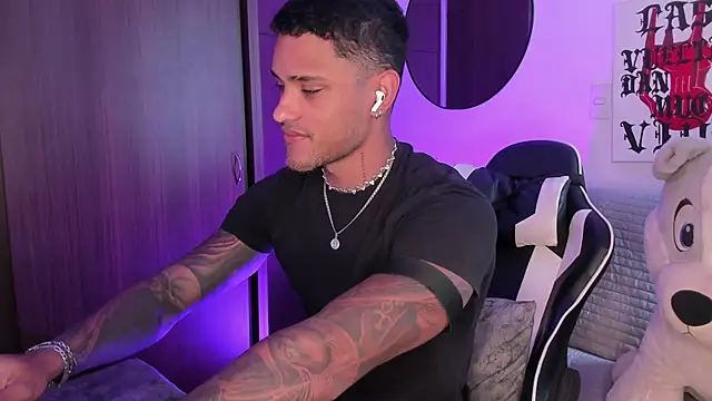 Alessandro Vanni online show from 06-17-26, 01:32