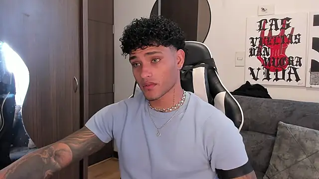 Alessandro Vanni online show from 12-21-25, 03:47