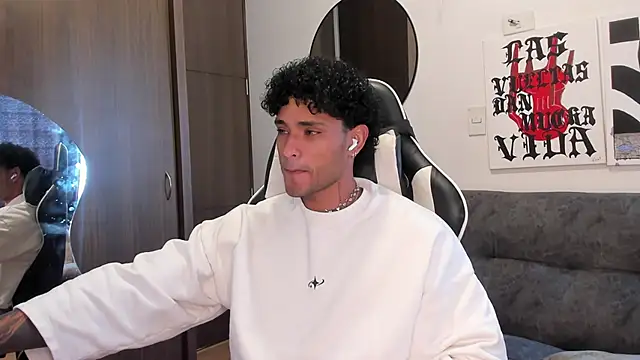 Alessandro Vanni online show from 02-25-26, 03:23