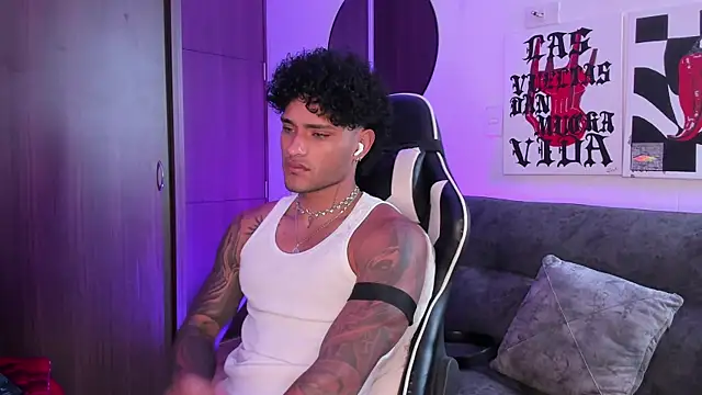 Alessandro Vanni online show from 04-14-26, 02:11