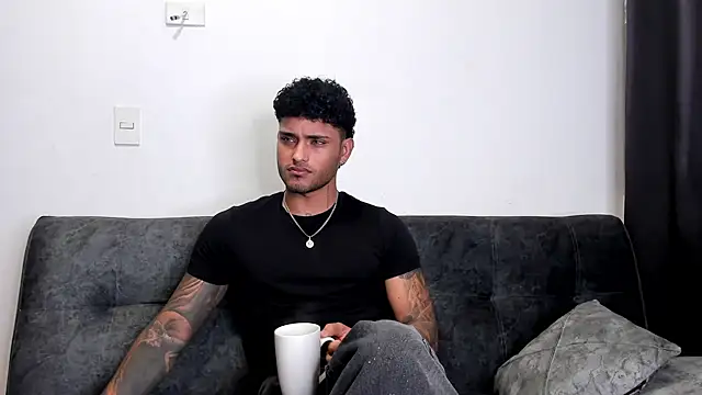 Alessandro Vanni online show from 03-05-25, 02:57