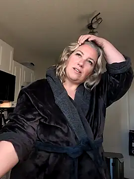 Snapshot of Canadian_BBW chatting on 04-30-26, 01:51 Canadian BBW online show from 04-30-26, 01:51