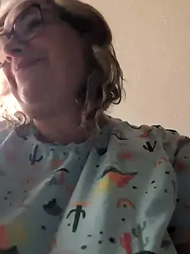 Snapshot of Canadian_BBW chatting on 07-16-26, 01:52 Canadian BBW online show from 07-16-26, 01:52