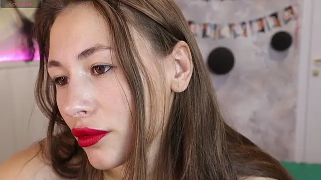 Snapshot of sunny_girl4 chatting on 10-31-25, 12:35 sunny girl4 online show from 10-31-25, 12:35