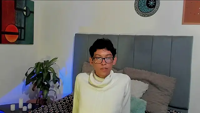 Snapshot of CrissBrownxxx chatting on 10-19-25, 06:43 CrissBrownxxx online show from 10-19-25, 06:43