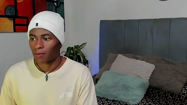 Snapshot of CrissBrownxxx chatting on 10-22-25, 01:27 CrissBrownxxx online show from 10-22-25, 01:27