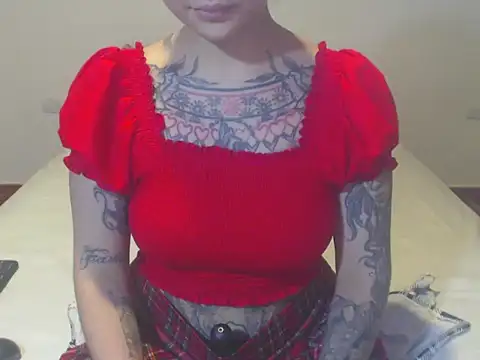 Snapshot of Tattoodreams_lucy chatting on 01-10-25, 10:46 Tattoodreams lucy online show from 01-10-25, 10:46