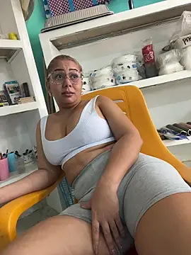 maymercy online show from 10-08-25, 02:40