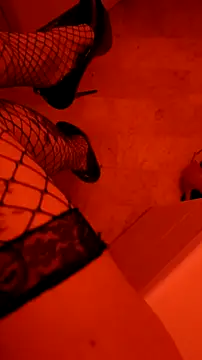 Misspadrona88 online show from 12-22-25, 05:57