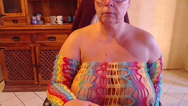 Snapshot of MISS_LINDAH chatting on 04-04-26, 05:36 MISS LINDAH online show from 04-04-26, 05:36