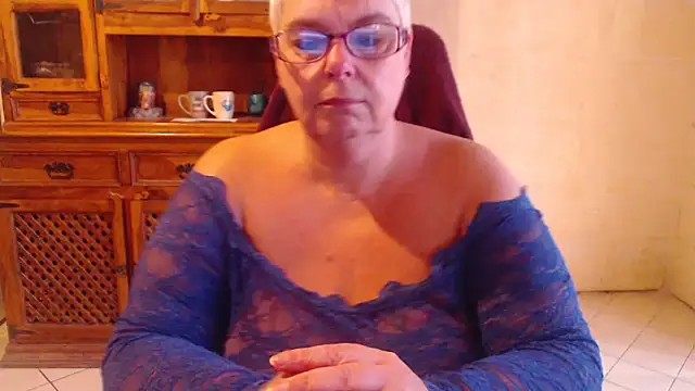 MISS LINDAH online show from 05-07-26, 05:11