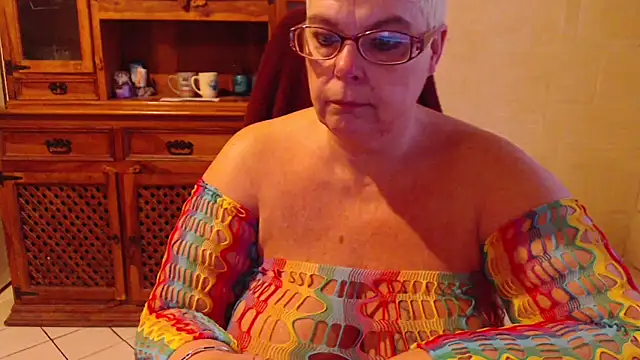 Snapshot of MISS_LINDAH chatting on 03-30-26, 05:09 MISS LINDAH online show from 03-30-26, 05:09