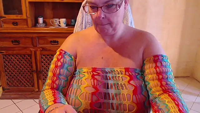 MISS LINDAH online show from 04-19-26, 05:19