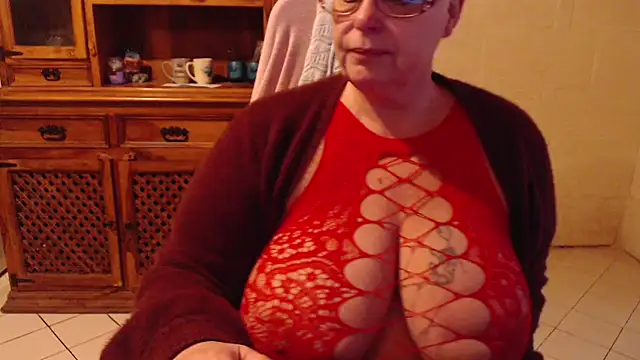 Snapshot of MISS_LINDAH chatting on 04-01-26, 05:09 MISS LINDAH online show from 04-01-26, 05:09