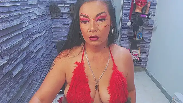 Snapshot of Cruela_deviil chatting on 01-15-26, 12:58 Cruela deviil online show from 01-15-26, 12:58